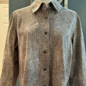 Chico's Size 1. Button down shirt/light jacket with collar.